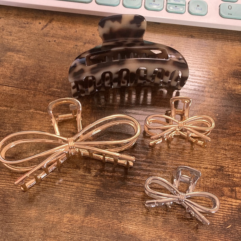 Tortoise and Gold Hair Clips Set